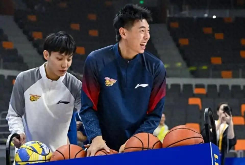 百家乐官网-徐杰迎最强队友,崔永熙回应伤病恢复进度,决战新疆或复出冲首胜