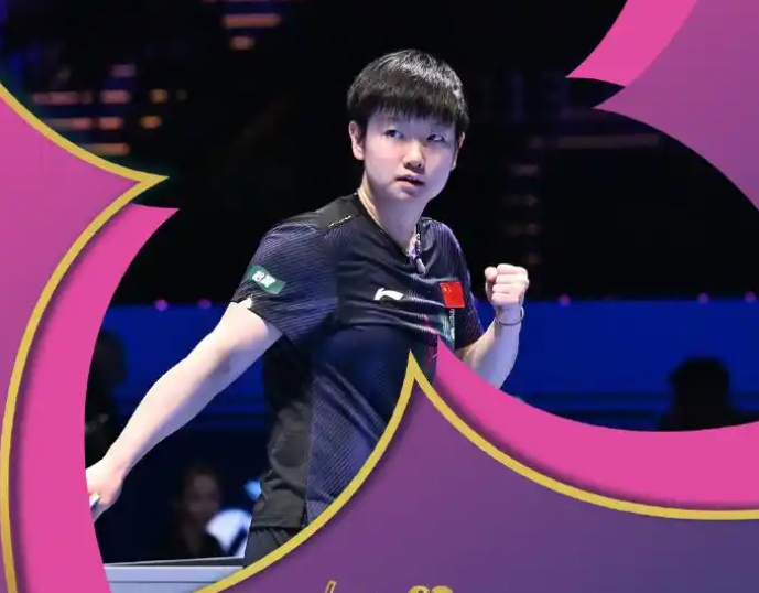 AG百家乐官网-夺冠合影，孙颖莎一瘸一拐，无法走下高台阶，谁注意邱贻可举动|王楚钦|何卓佳|WTT重庆冠军赛|林诗栋|王曼昱_新浪新闻